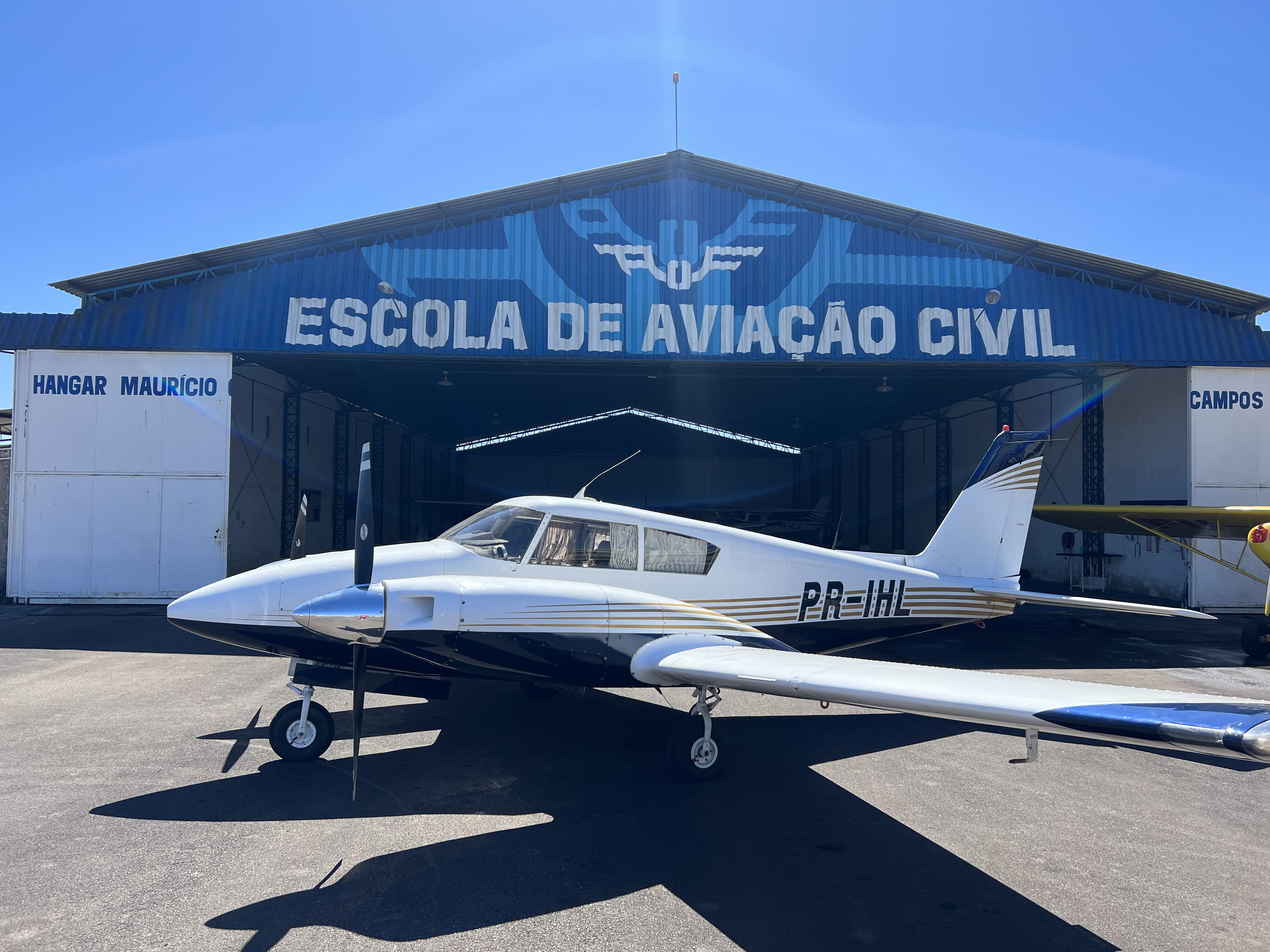Twin Comanche PA-30
